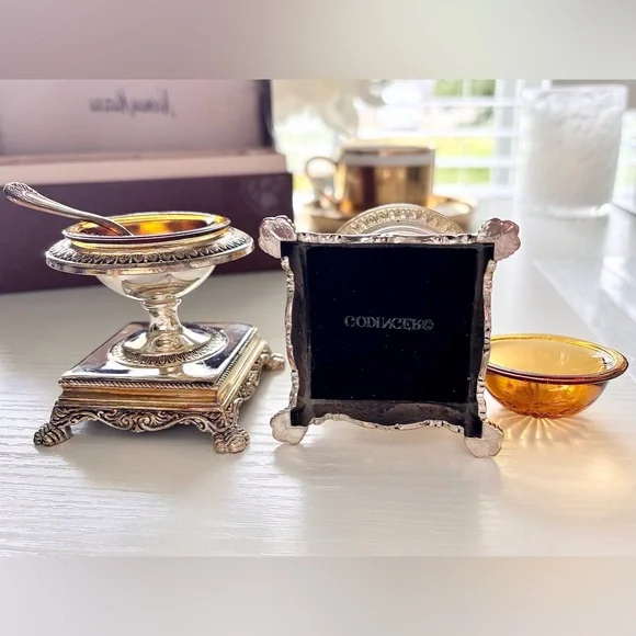 Neiman Marcus Vintage Godinger Silver and Gold Accent Salt Cellar Set - Picture 7 of 12